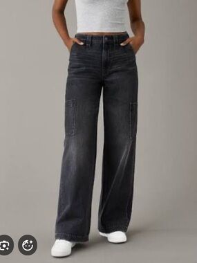 American Eagle Outfitters Super High-Waisted Wide Leg cargoJeans in Washed Black